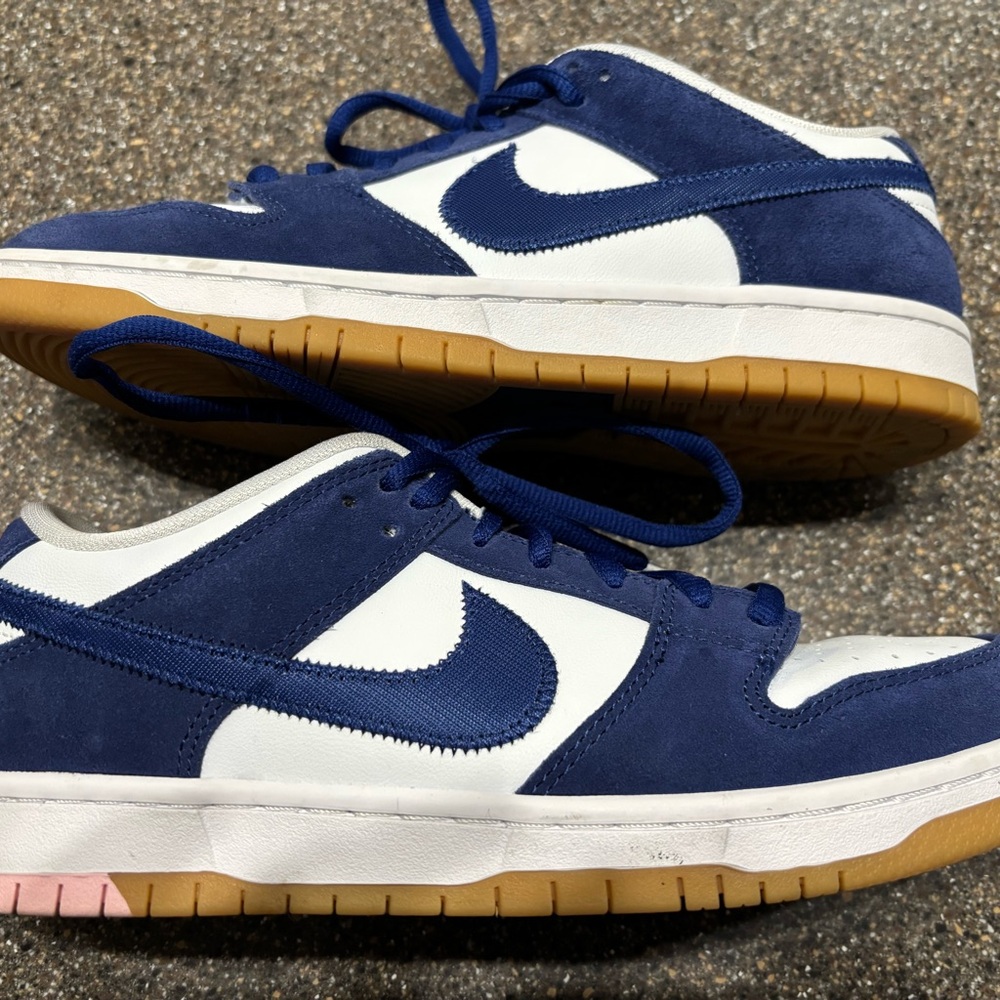 Nike Low-Top Sneakers in Blue & White
